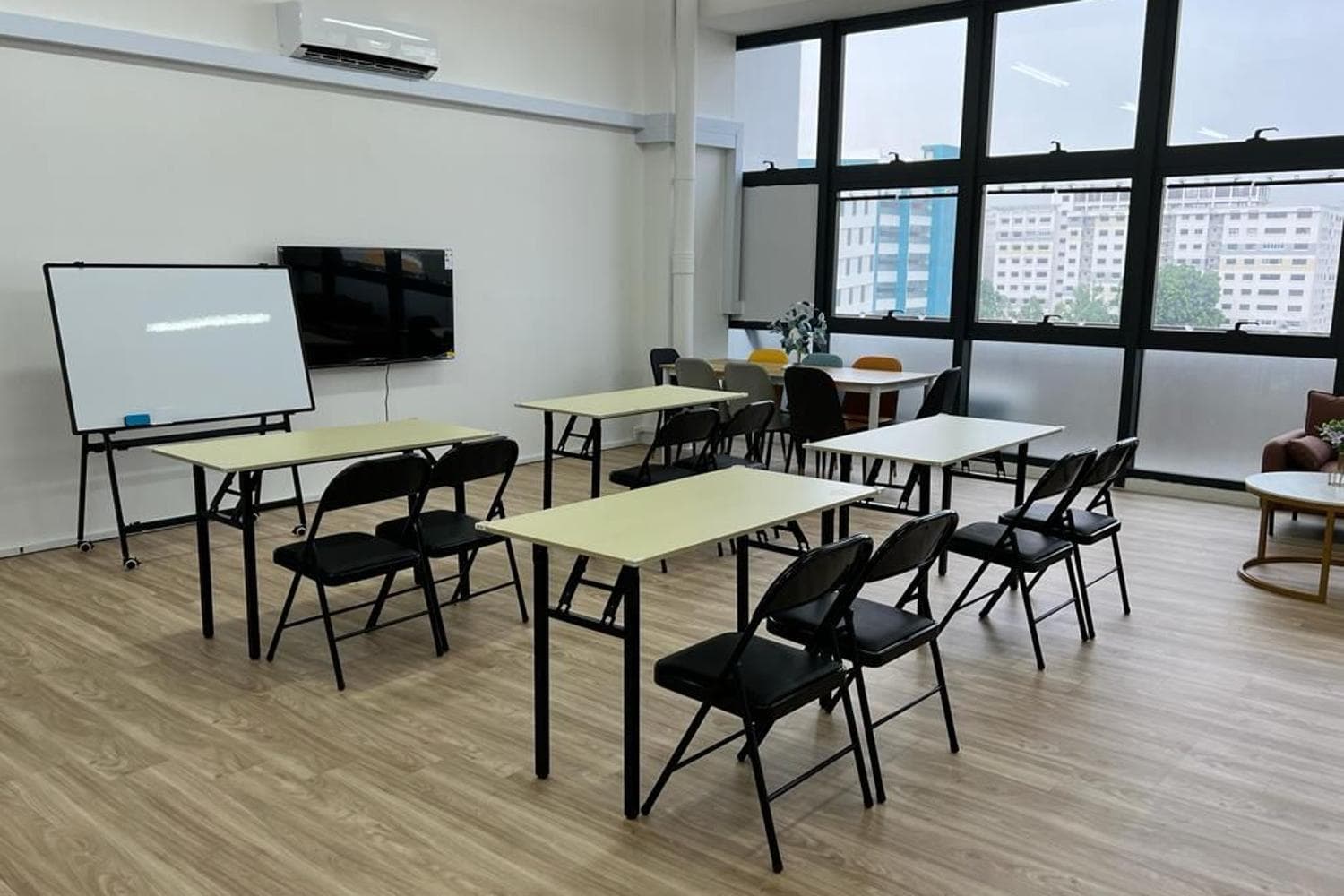 Team Retreat/Office Space up to 15 pax @Woodlands