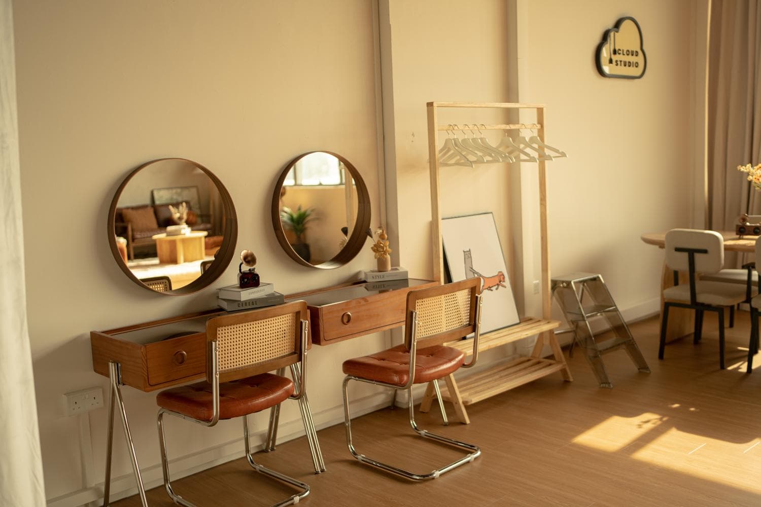 Cloud Studio by The Studio Clan
