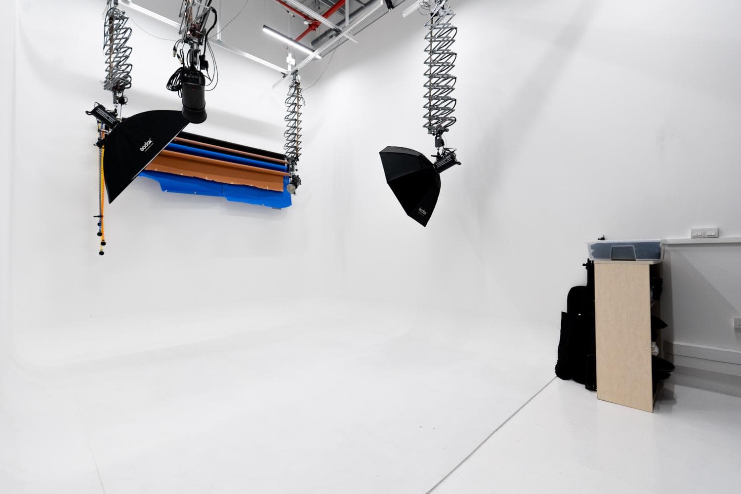 White Photography Studio  (PHOTO STUDIO)