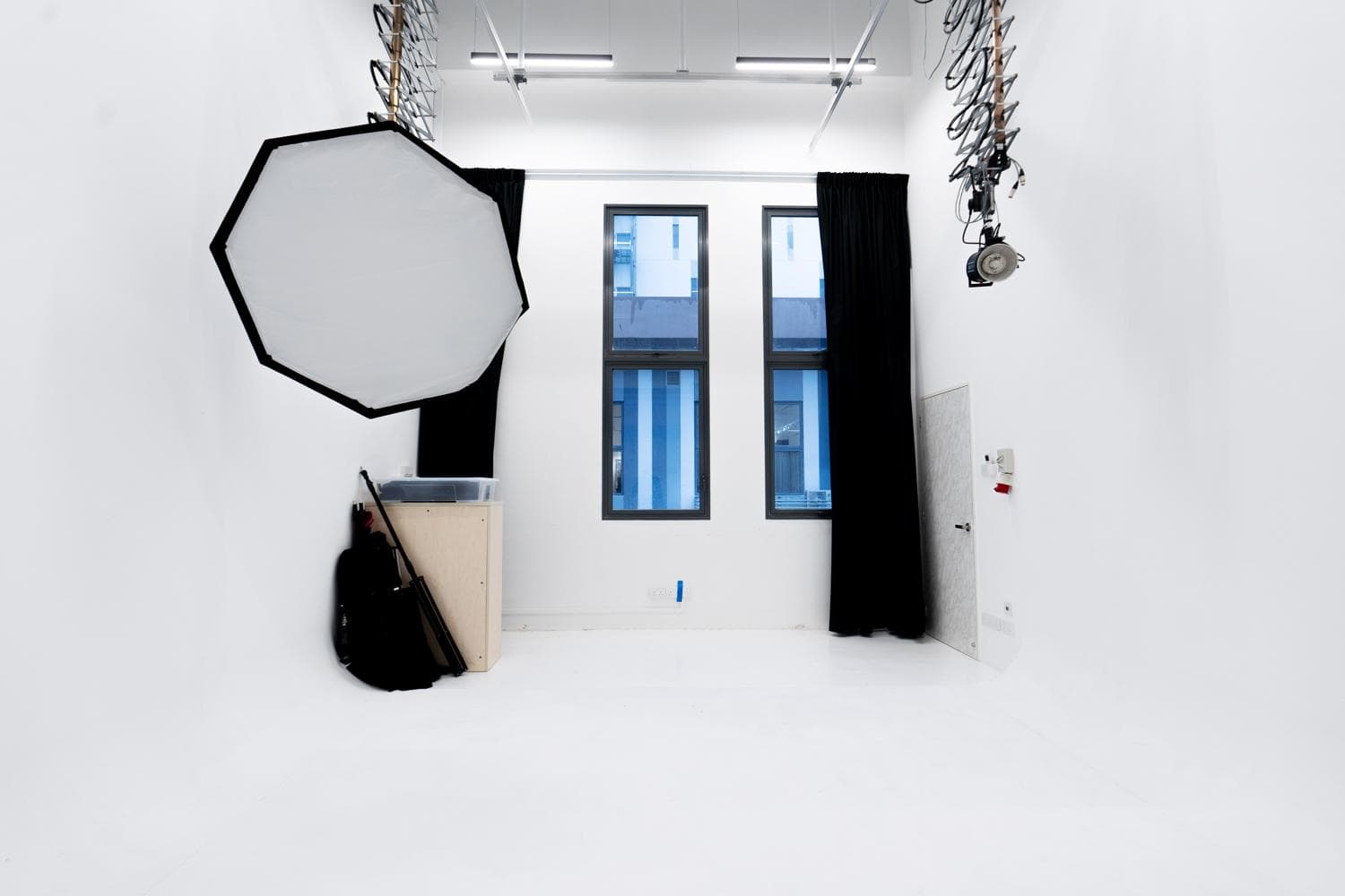 White Photography Studio  (PHOTO STUDIO)