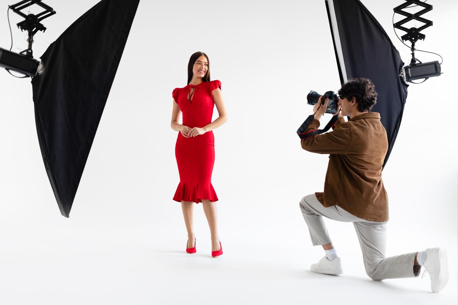 White Photography Studio  (PHOTO STUDIO)