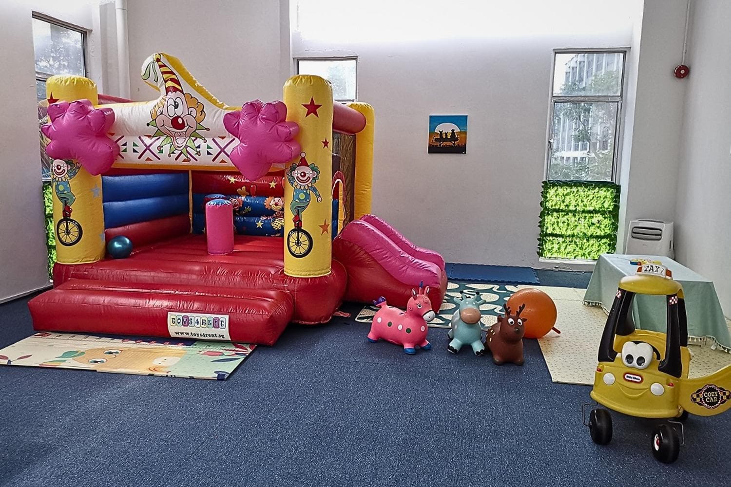 TOYS4RENT Kid-Friendly Event Space