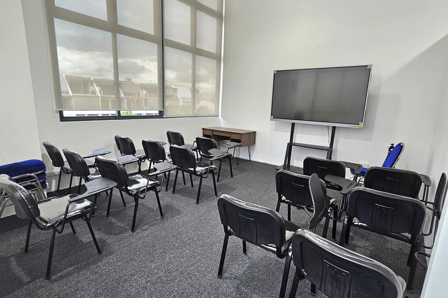 Classroom/Meeting room/Meet ups