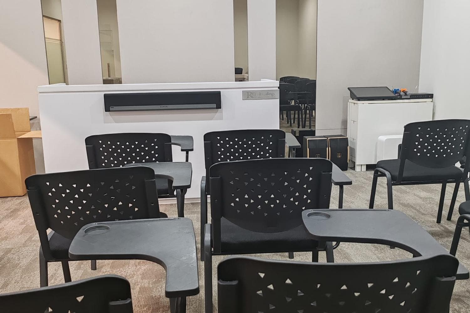 Seminar Room *REPs