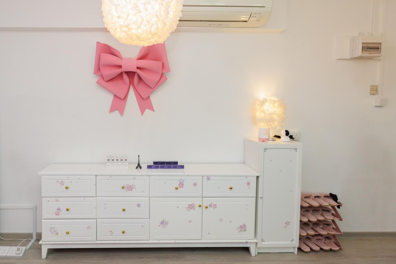 Pretty Pink Decor Space for rent!