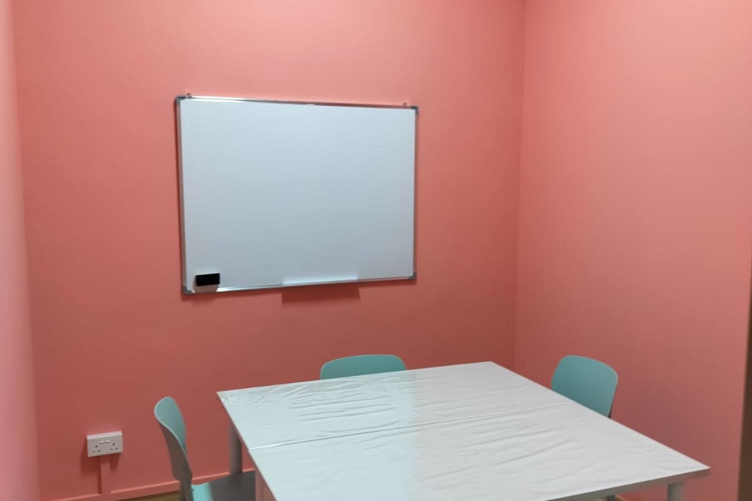 8 pax Redhill Classroom/ Meeting room