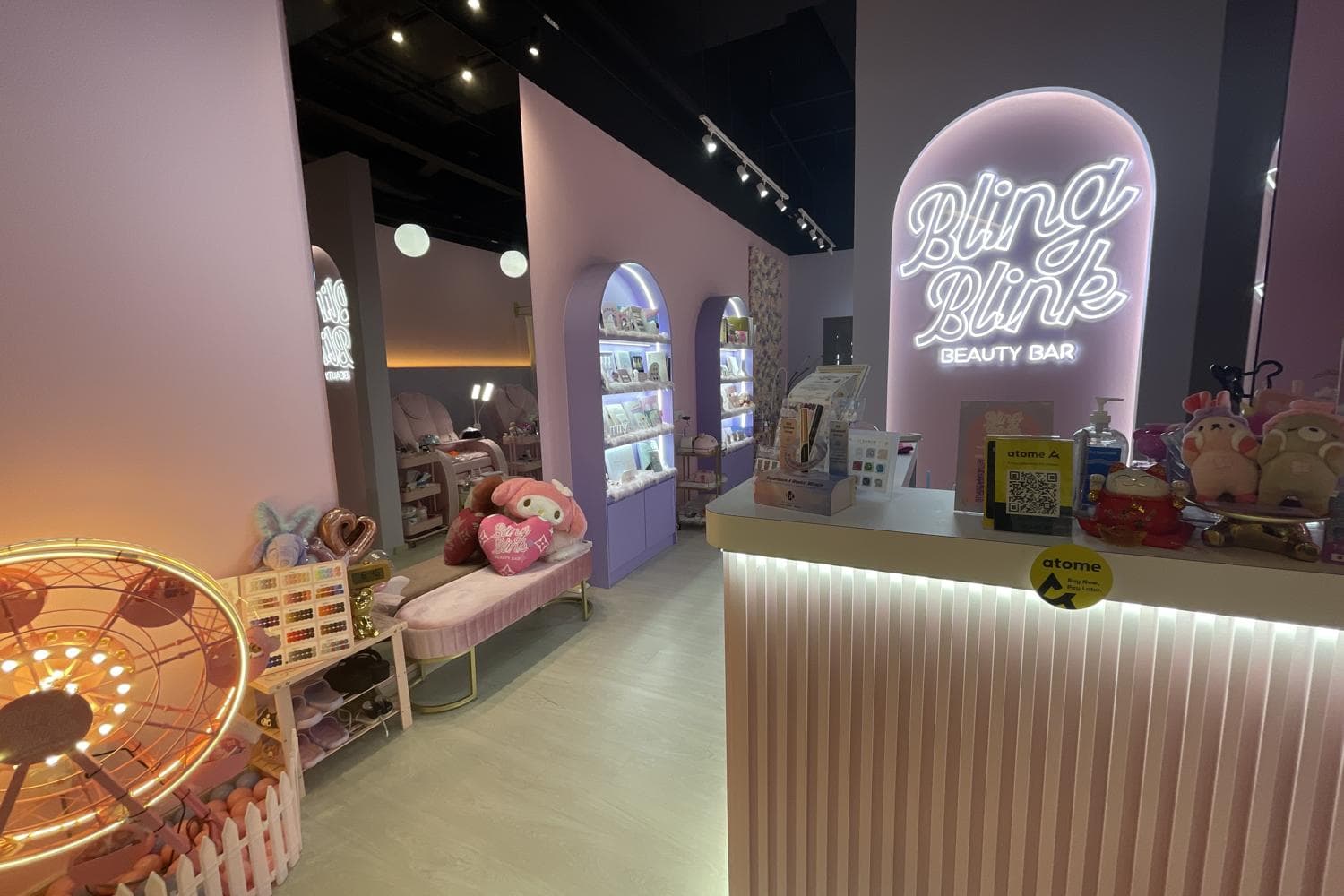 Very pretty Nail and Lash Salon!