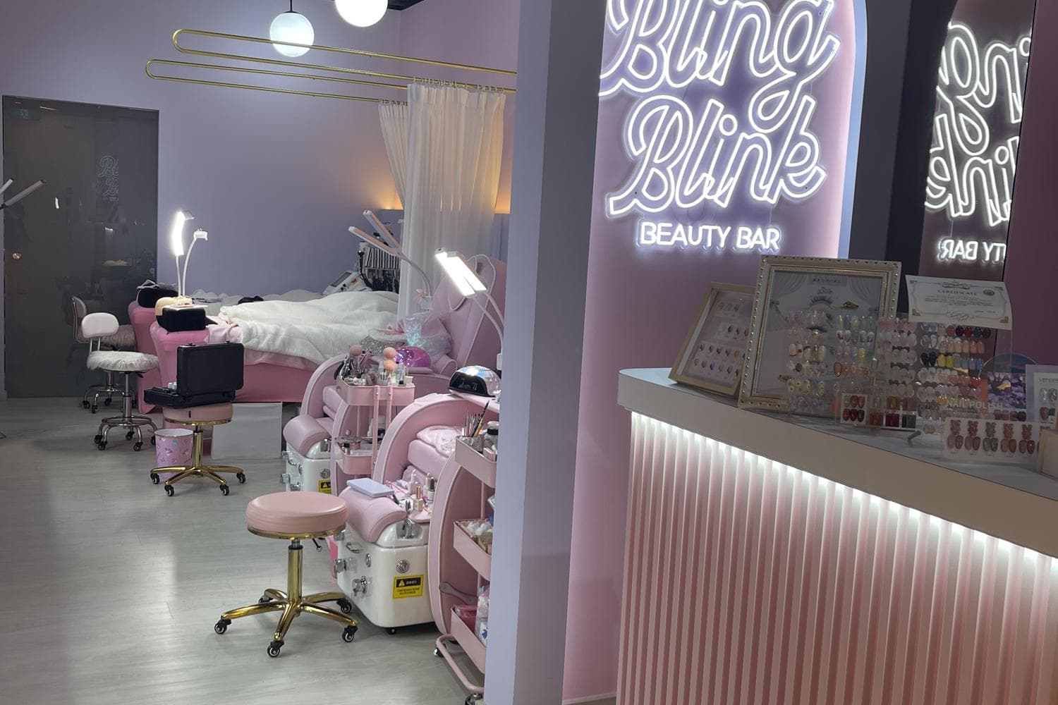 Very pretty Nail and Lash Salon!