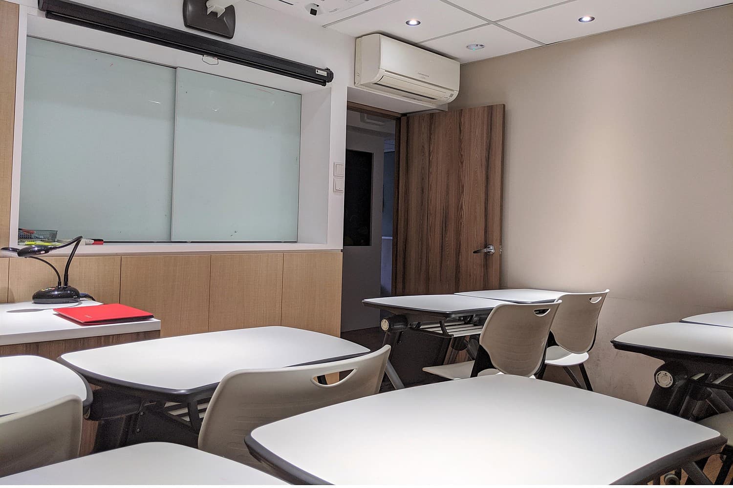 Beautiful 8-seater classrooms @Toa Payoh
