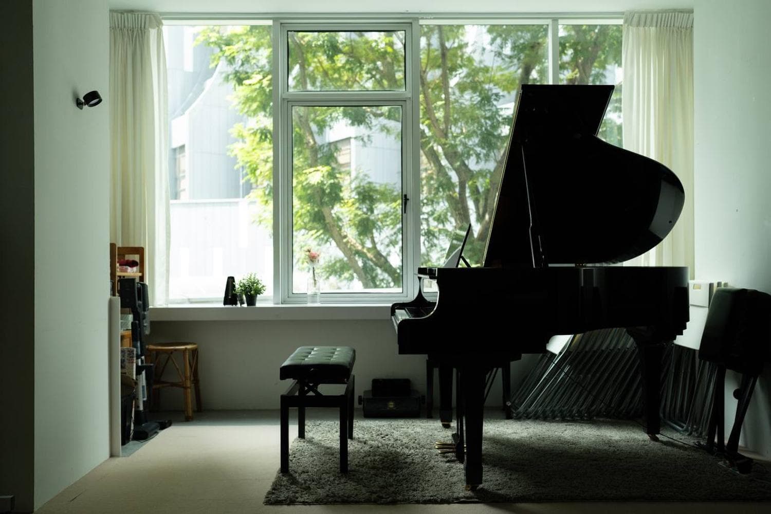 Grand Piano Room - Monty Piano Studio (Étude)