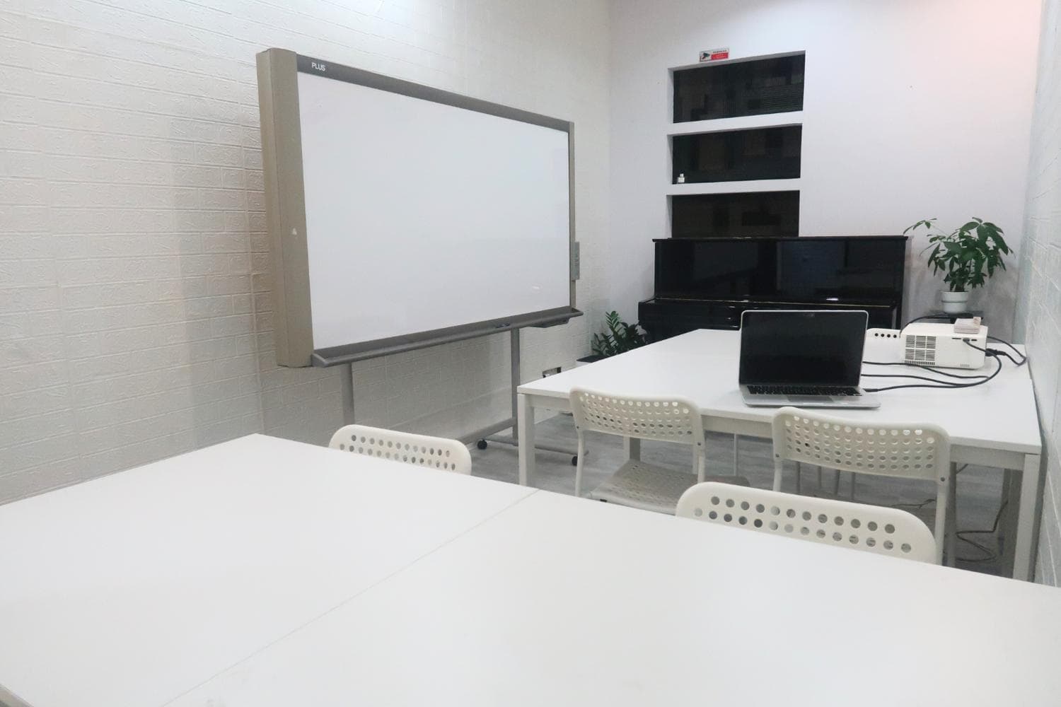 Classroom/Office/Meeting/Study/Piano Room Rental