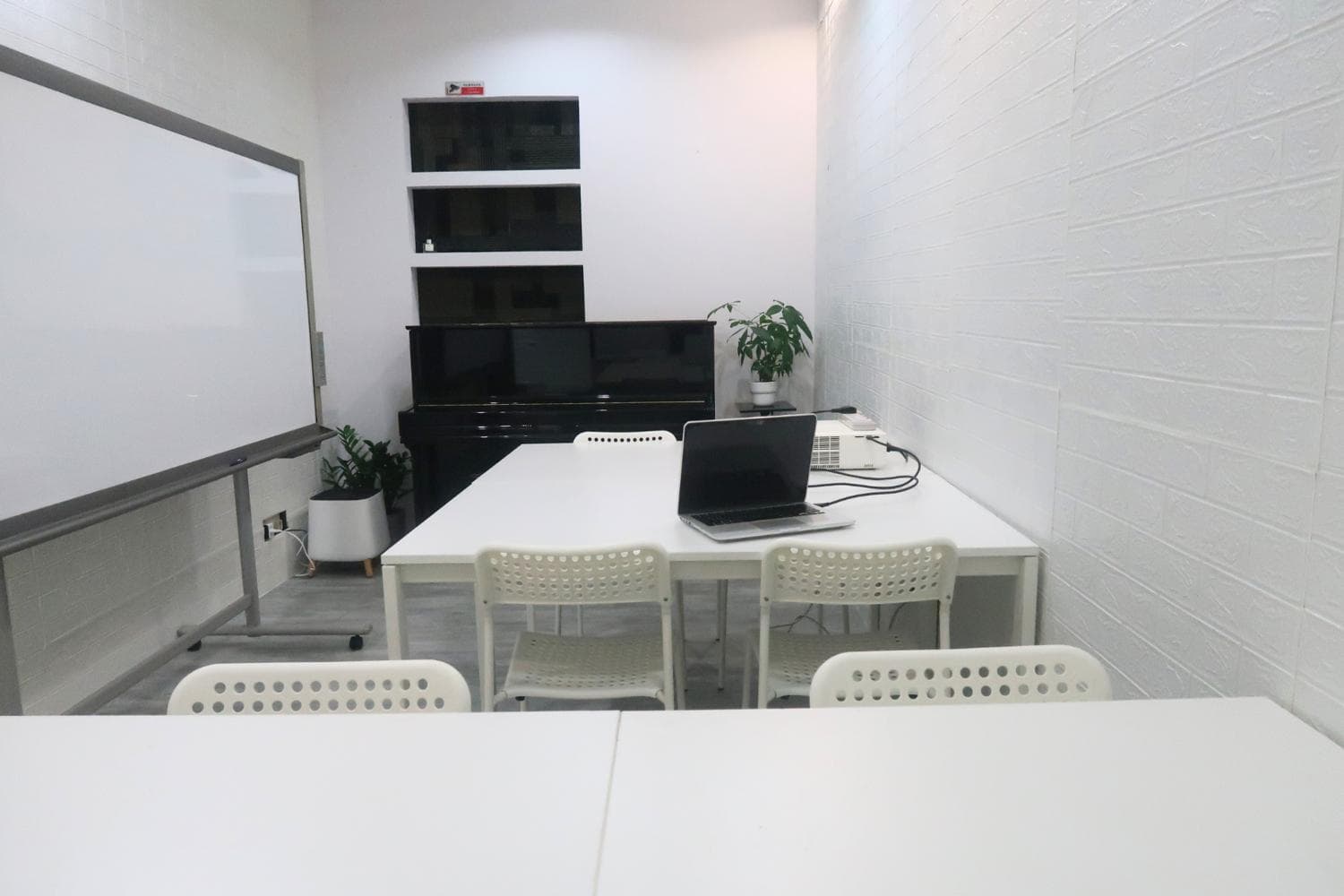 Classroom/Office/Meeting/Study/Piano Room Rental