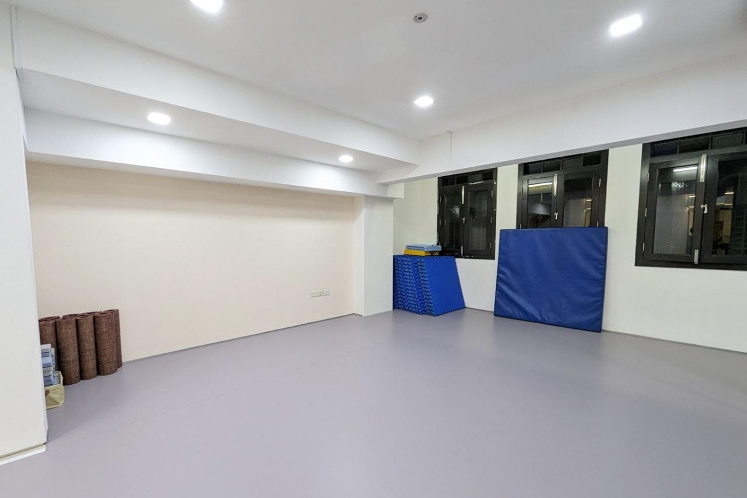 3-5mins walk Farrer Park MRT, 800sqft dance/yoga/fitness studio(Up to 12 pax)