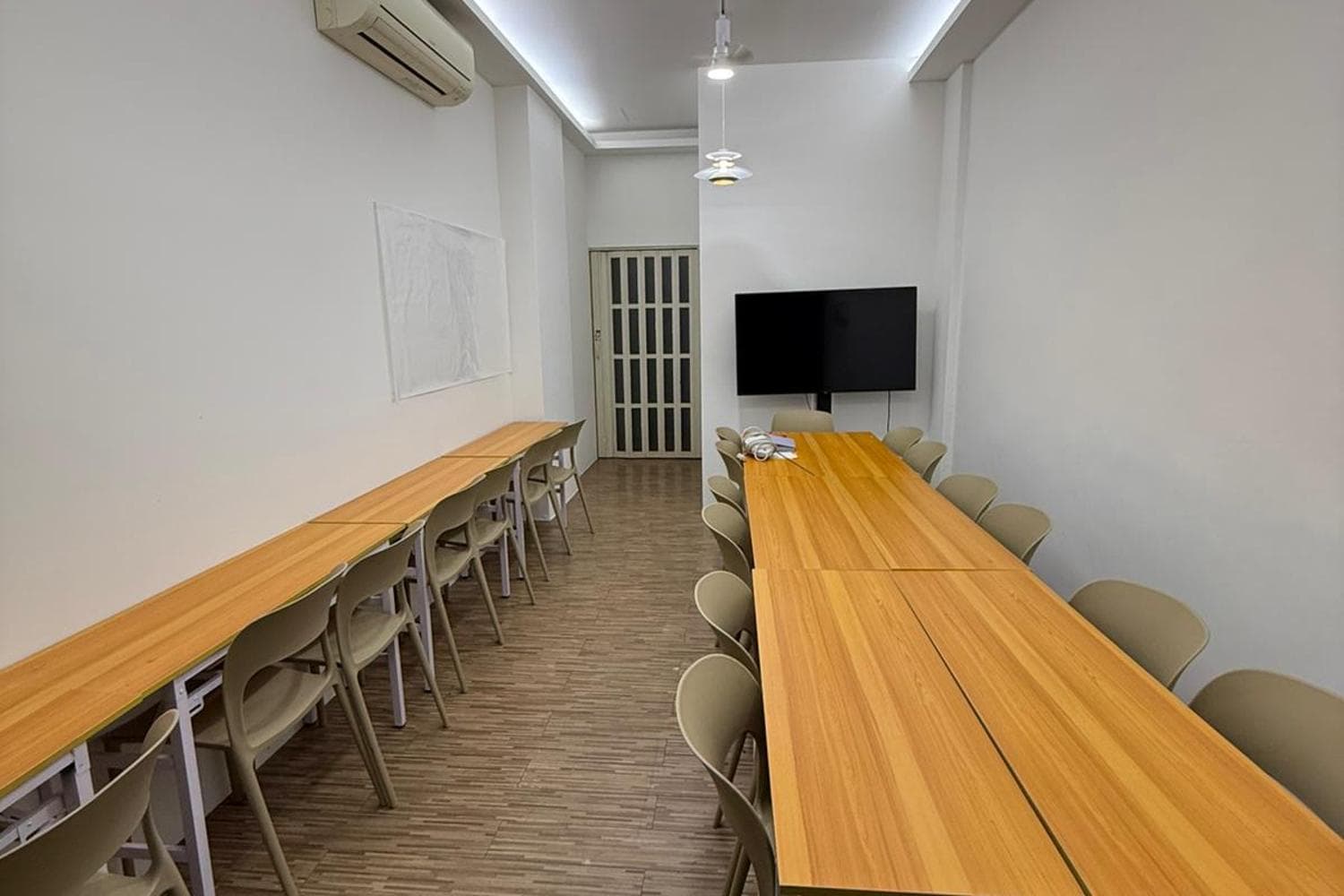 FlexSpace Bugis - 5mins walk MRT, Opp Bugis+ Mall