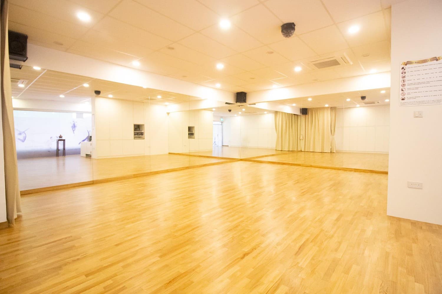 DANCE STUDIO NEAR CHINATOWN 12-16 PAX