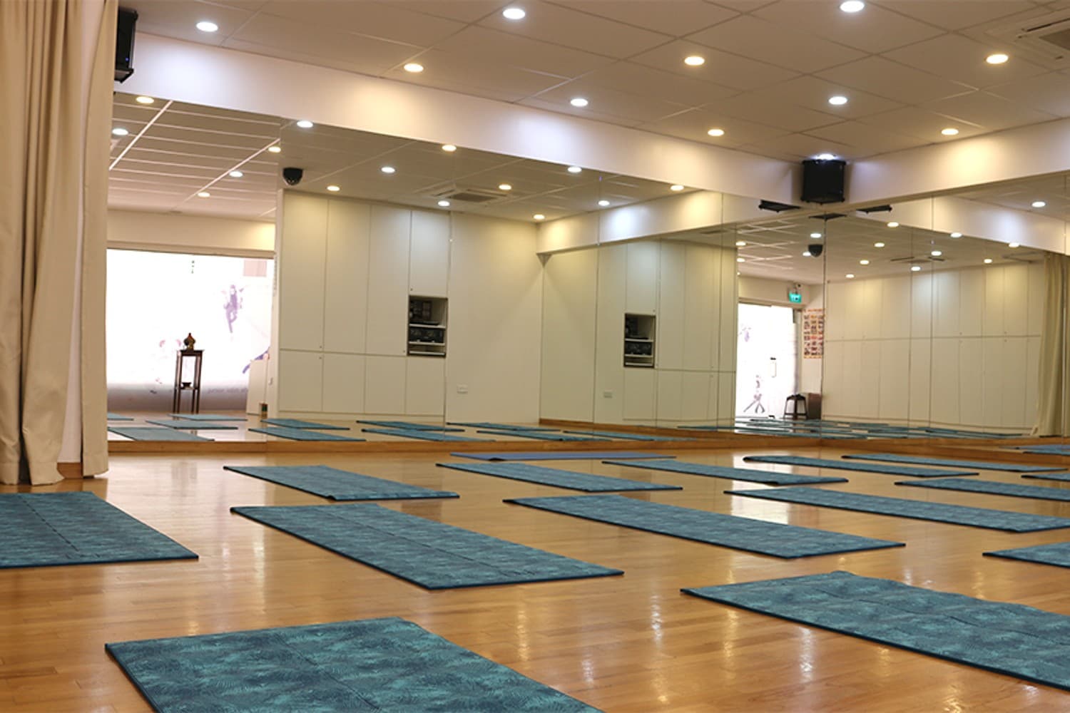 DANCE STUDIO NEAR CHINATOWN 12-16 PAX