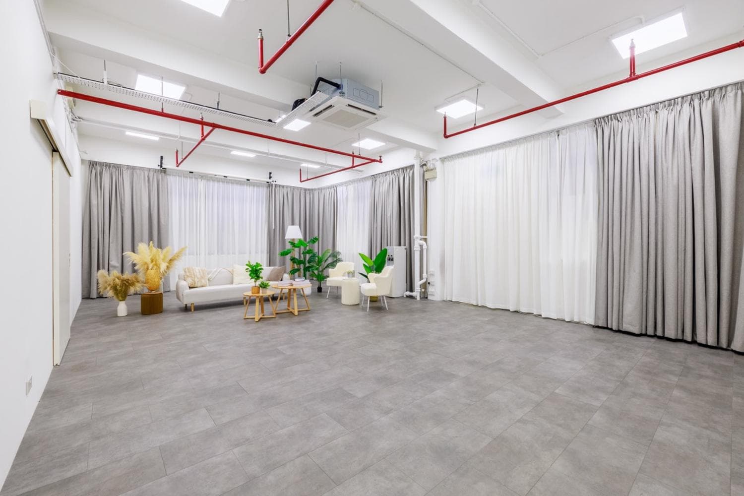 Vivid Studio - Film and Photo Studio