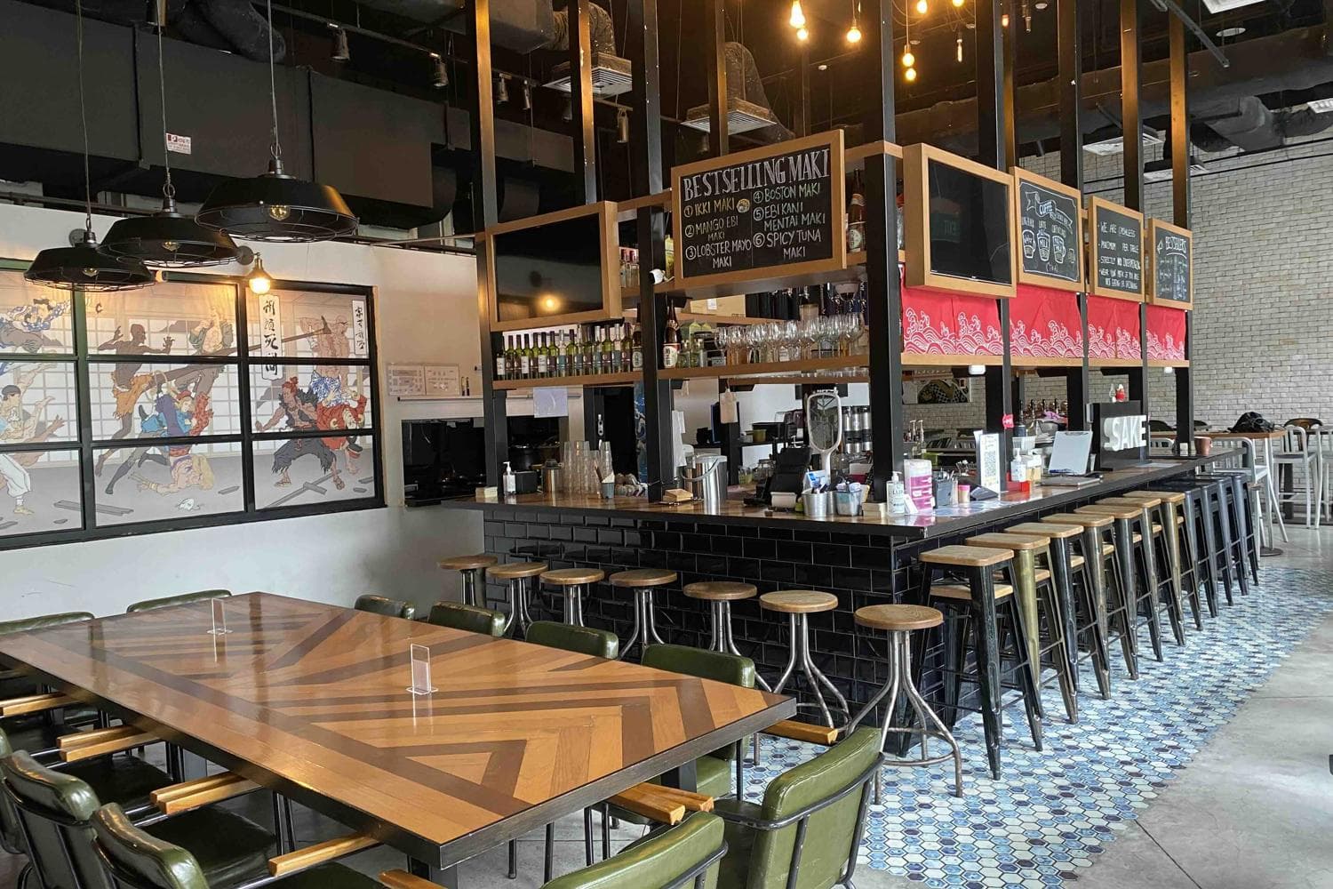 IZAKAYA SPACE LOCATED CENTRALLY FOR ALL YOUR NEEDS