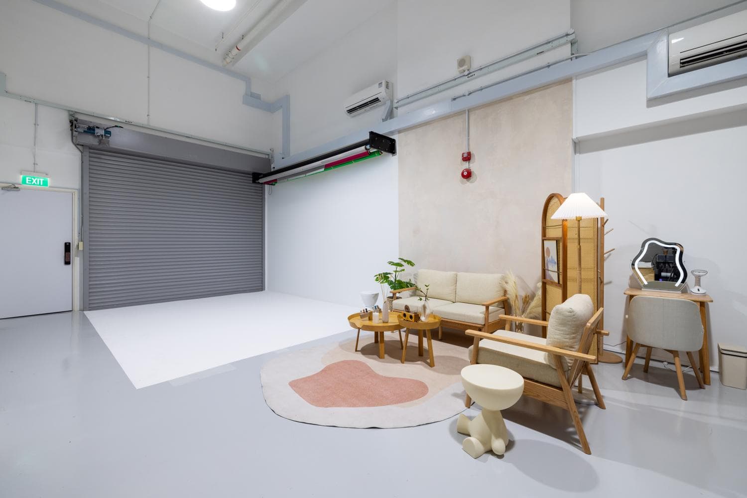 Automated Photo Backdrop Studio