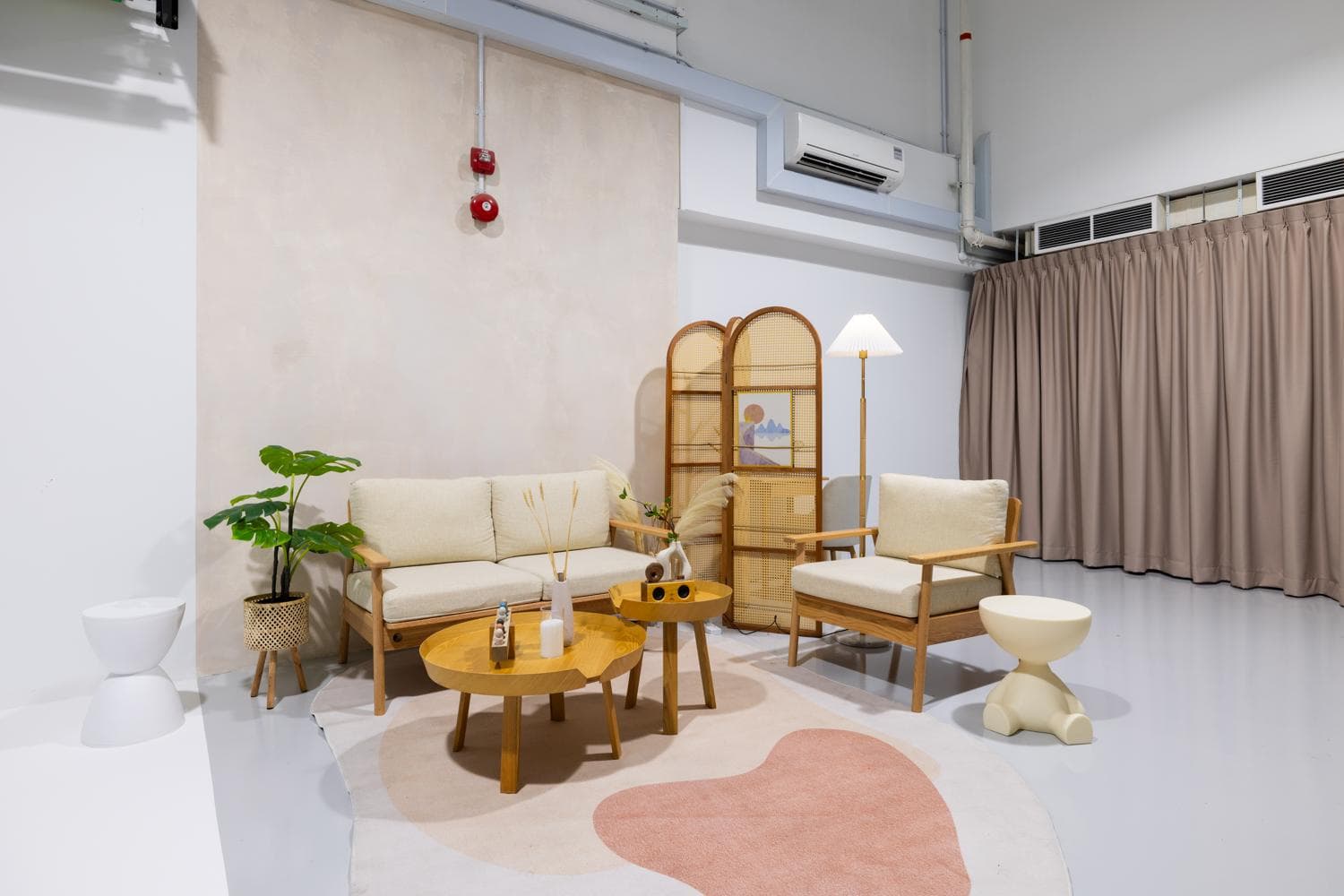 Automated Photo Backdrop Studio