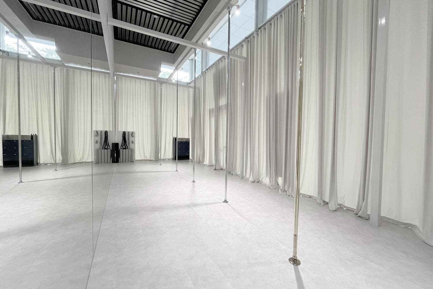 Yoga, Dance Studio