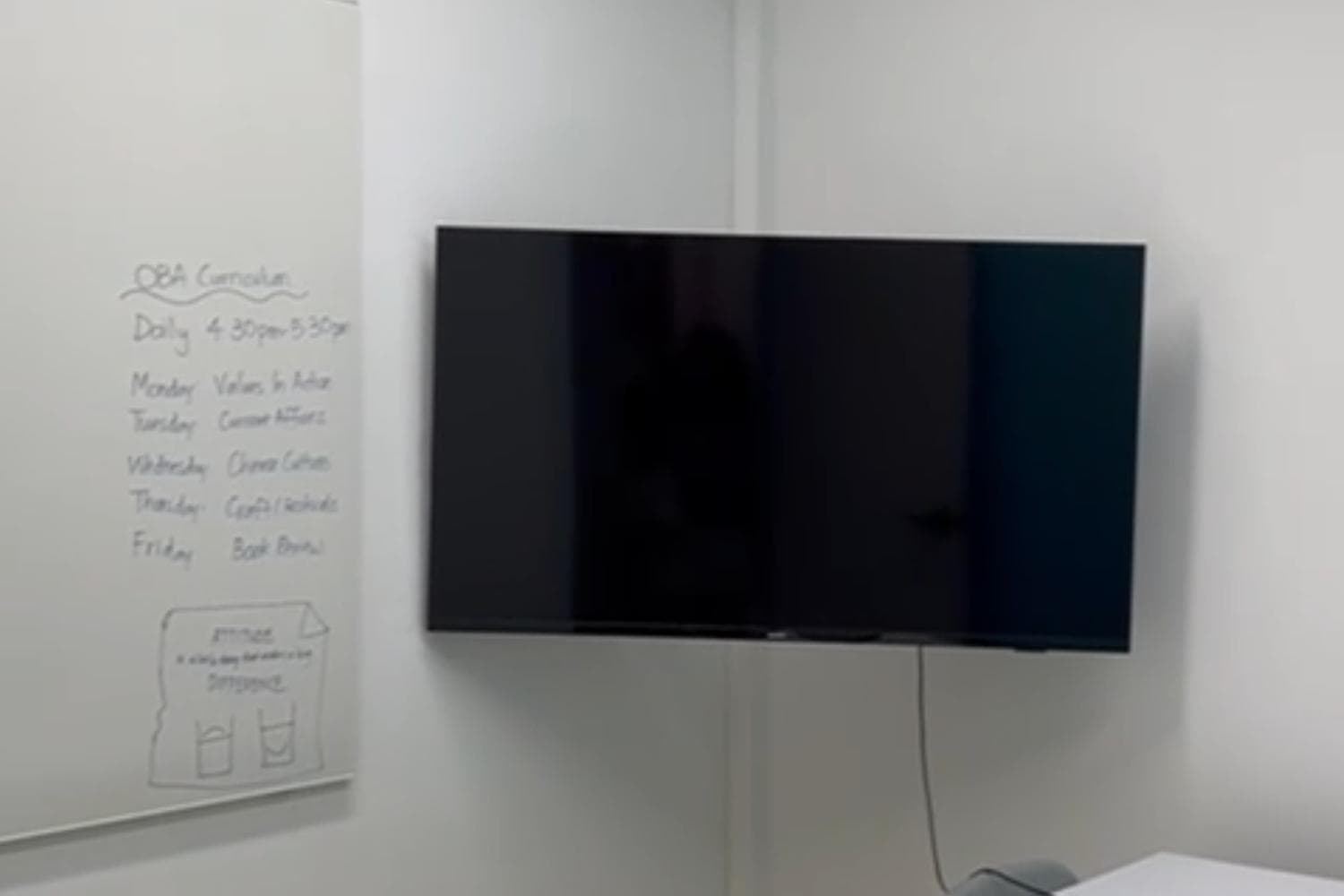 Well-Furnished Study Room for Rent – Ideal for Enrichment & Tuition!