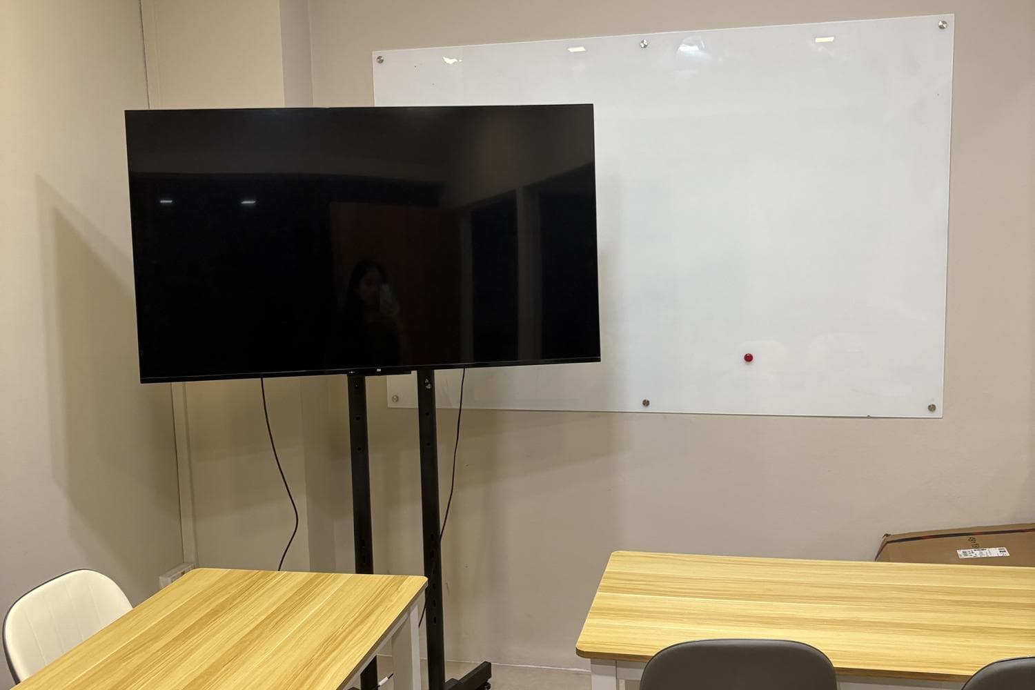 Fully Equipped Classroom 1 For Rent @ BUGIS