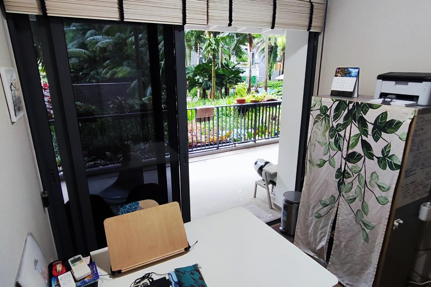 Cosy Study room with garden view