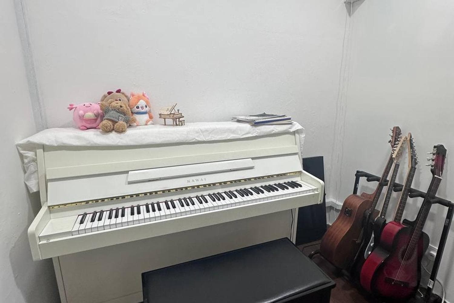 COSY PIANO MUSIC STUDIO