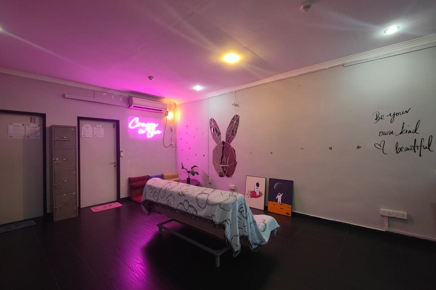 Geylang Shophouse for Filming (Tourist Backpacker Hostel)
