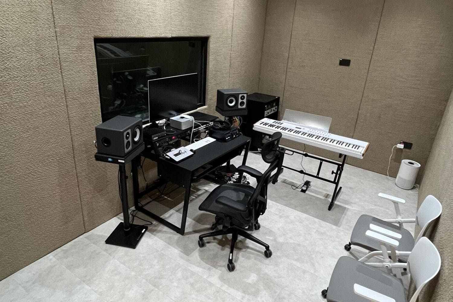 Recording Studio+Control Room