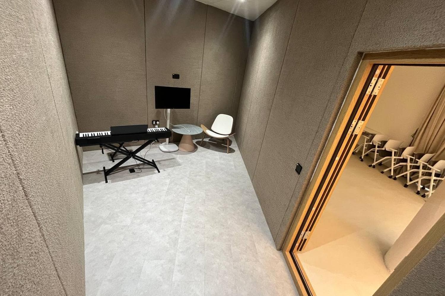 1-to-1 Private Room