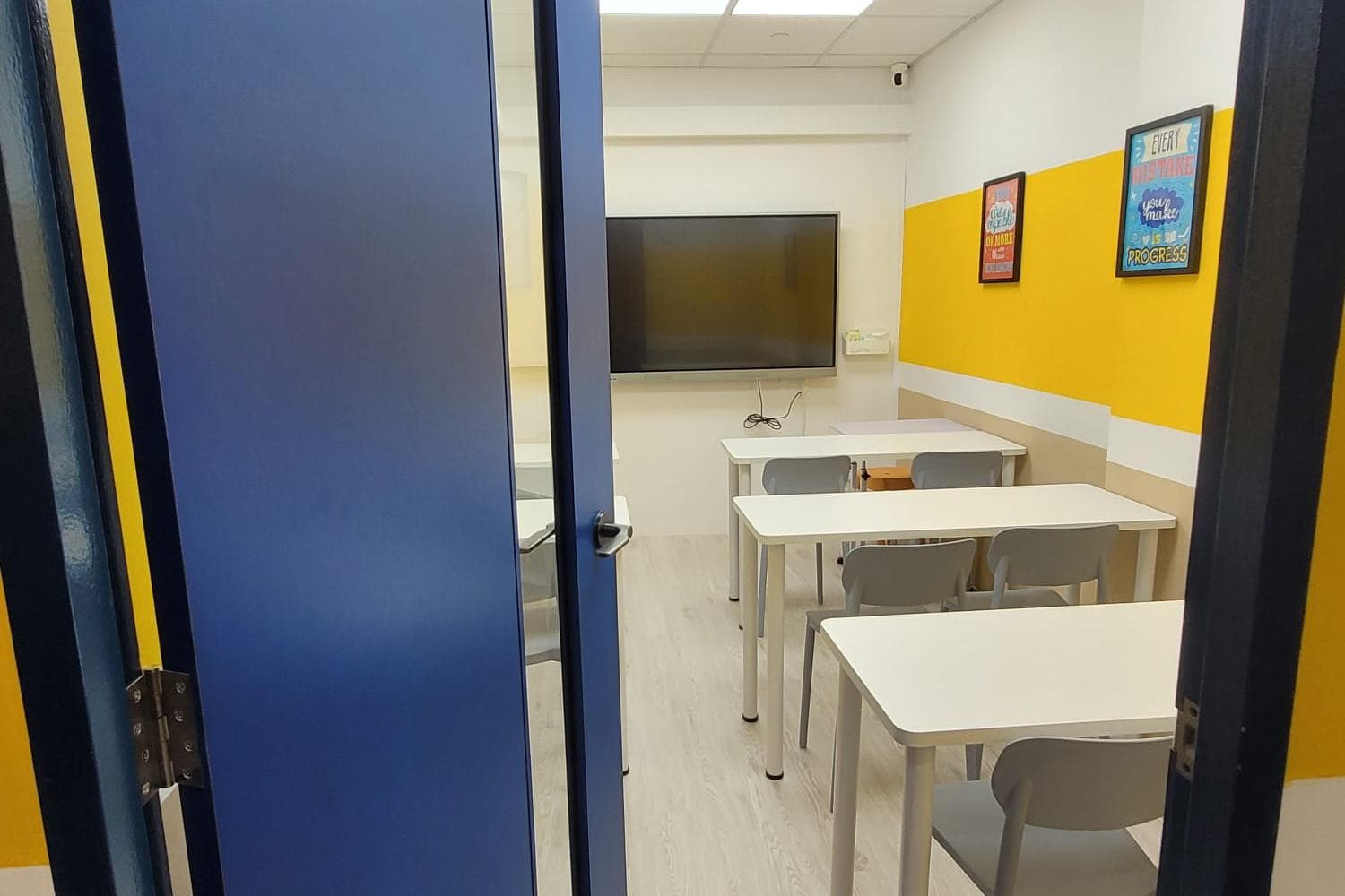Near Woodleigh MRT Classroom Workspace