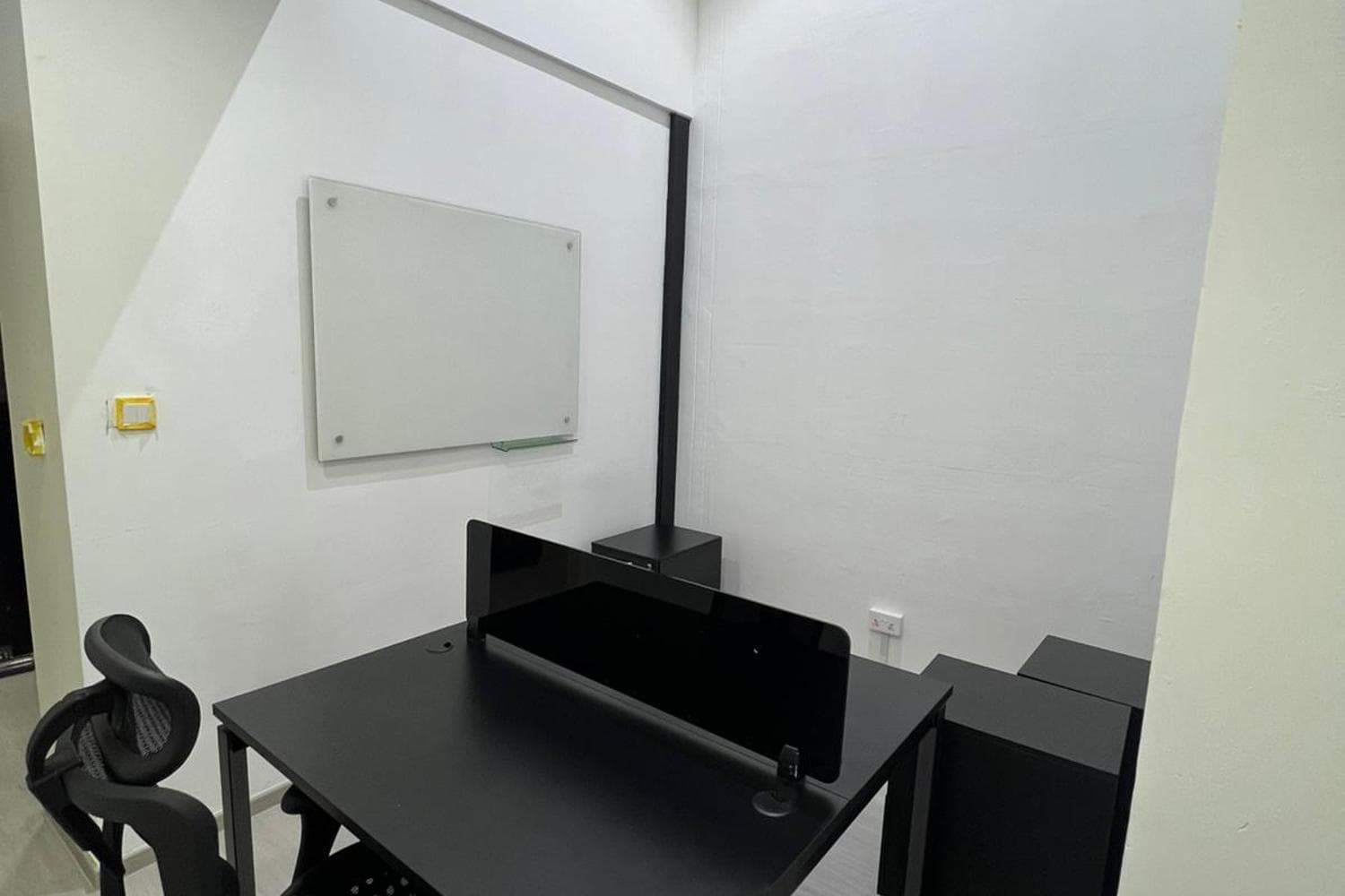 Oxley Bizhub Room 1 Rental