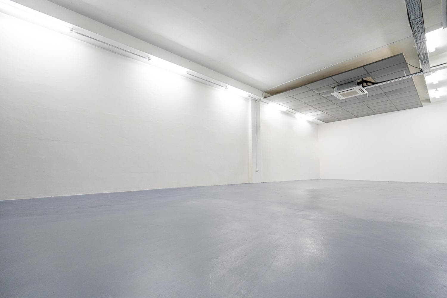 Studio 145 Rental 24H Video and Photo Production
