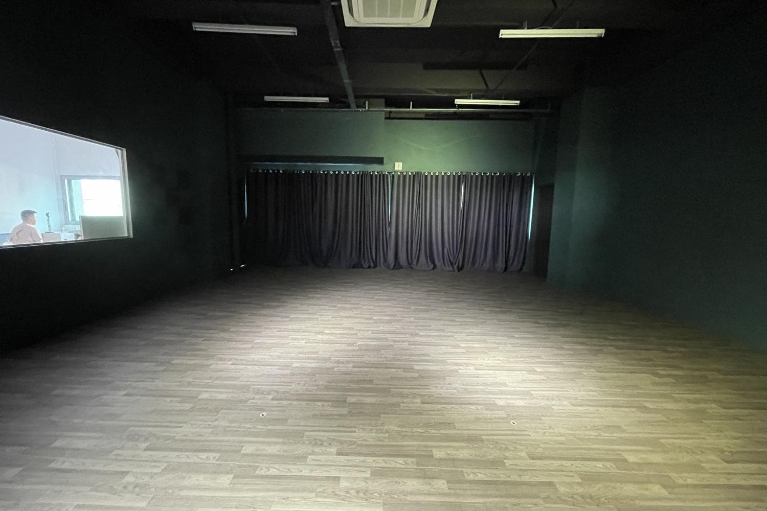Noooice Academy - SMOL Studio
