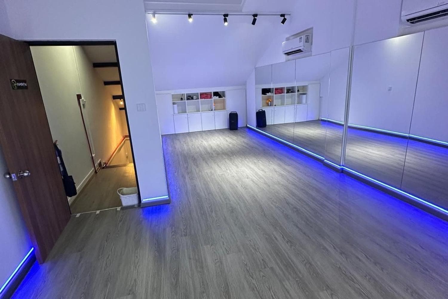 Zumbaton Studio
