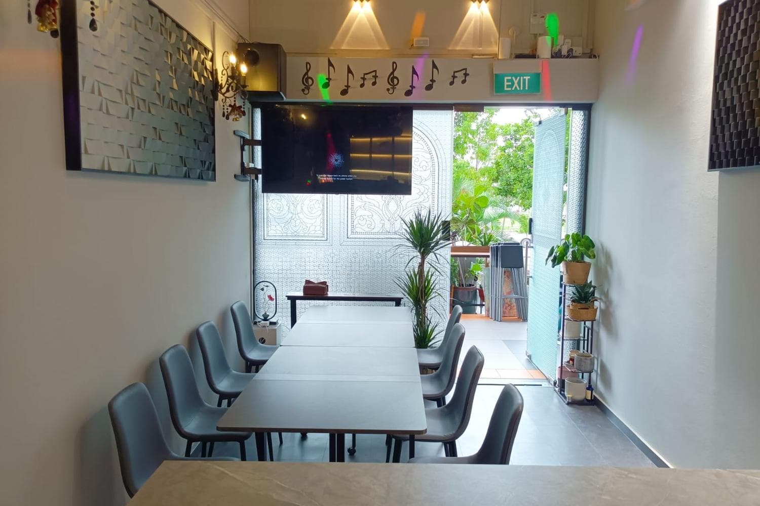 THE VIBE HAUS - A SMALLEST EVENT VENUE FOR RENT