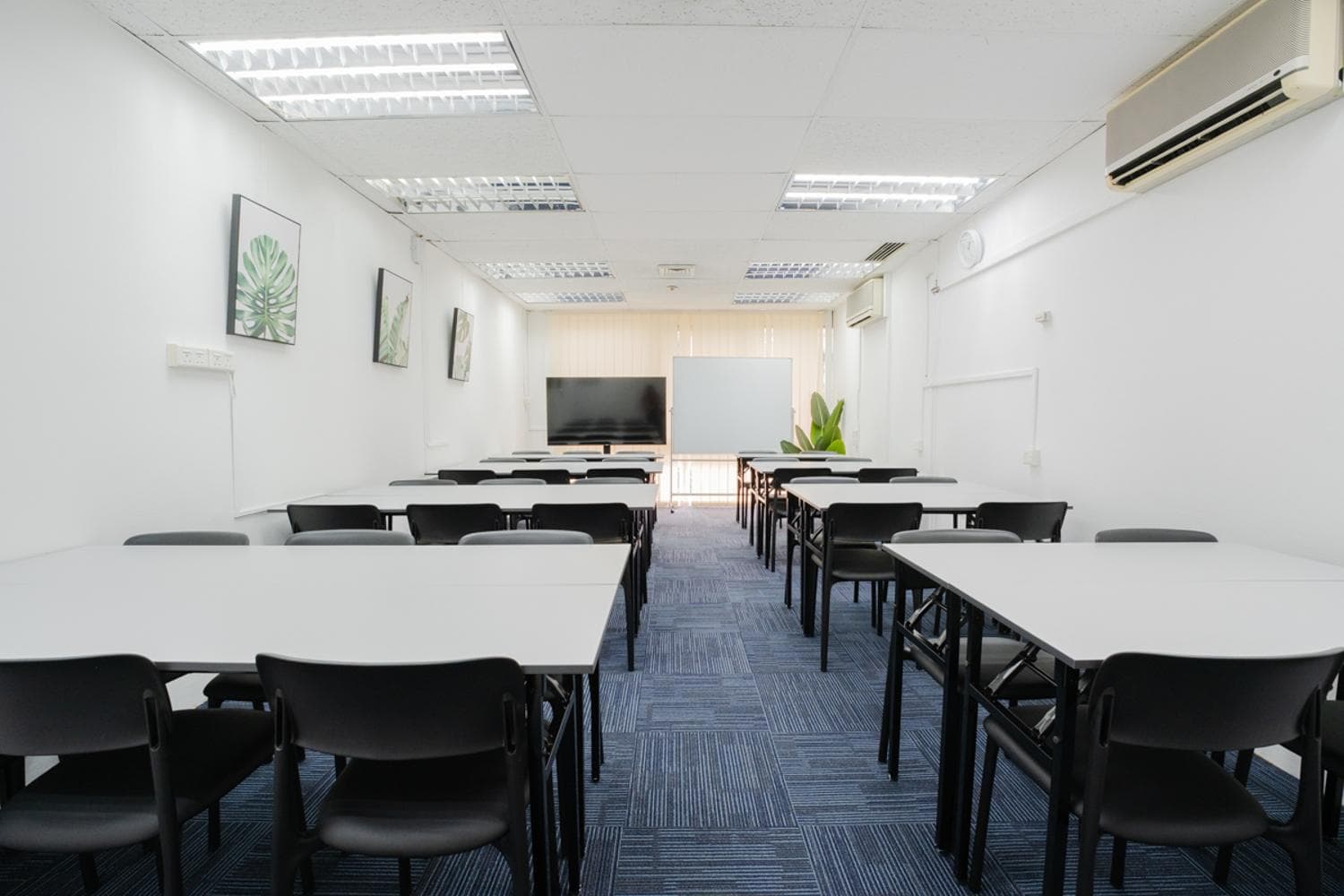 RoomKiosk Orchard No.5 - Seminar Room