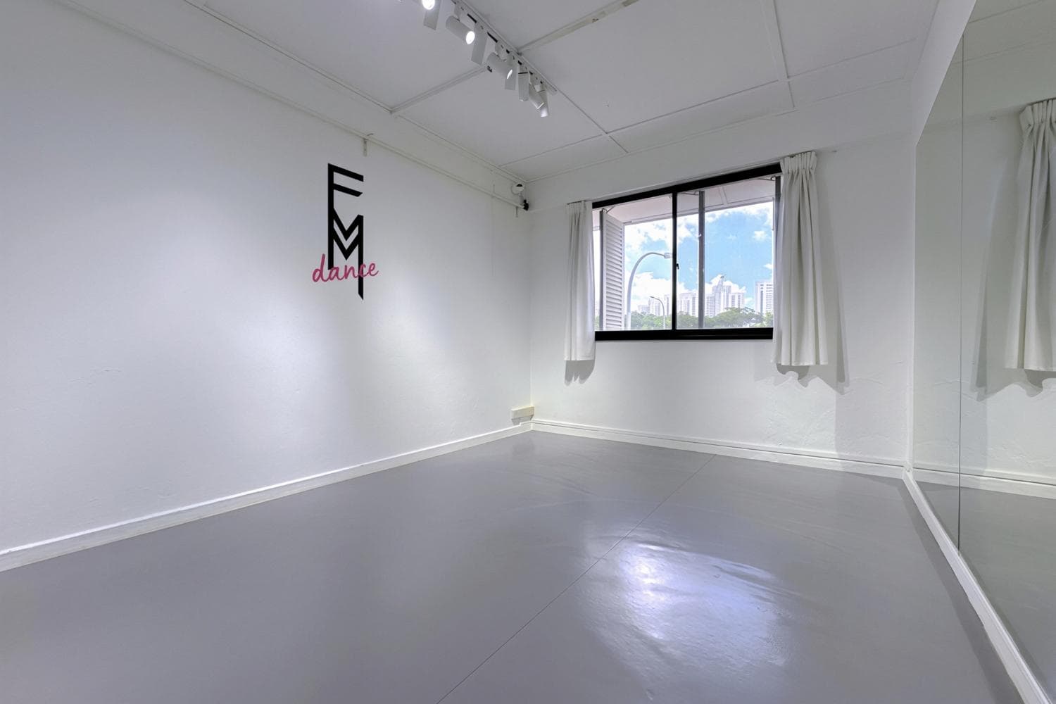🪞24/7 Studio Aiki @ Kallang