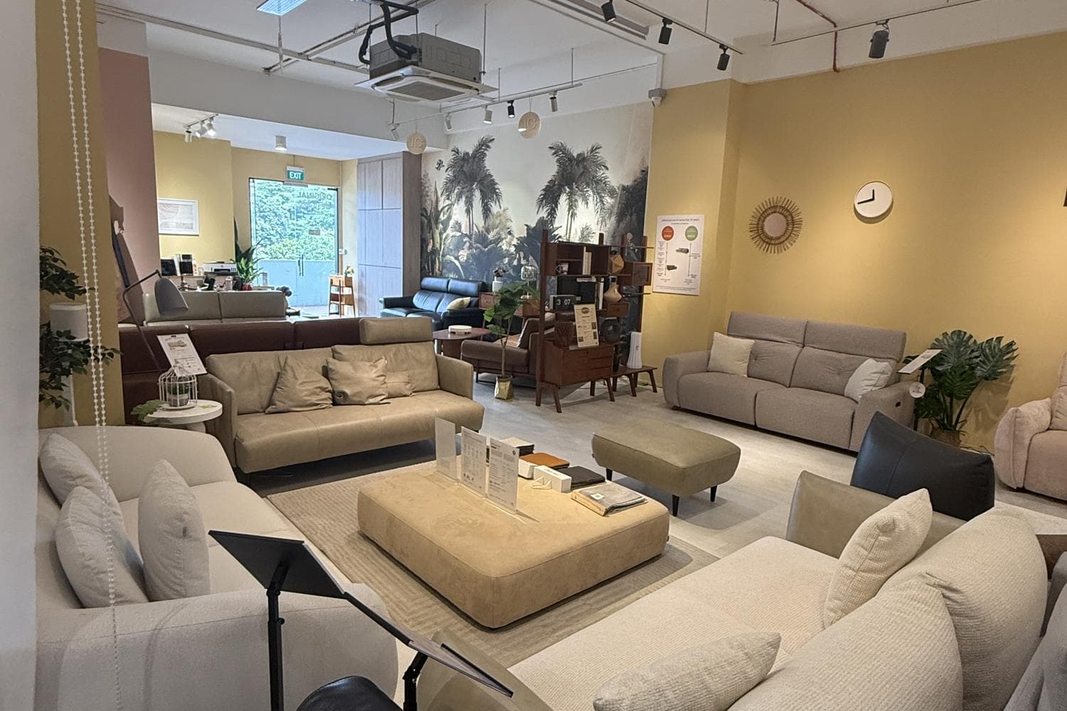 Outram 500sqft Designer Showroom & Event Space A (Recommended for 5-10 pax)