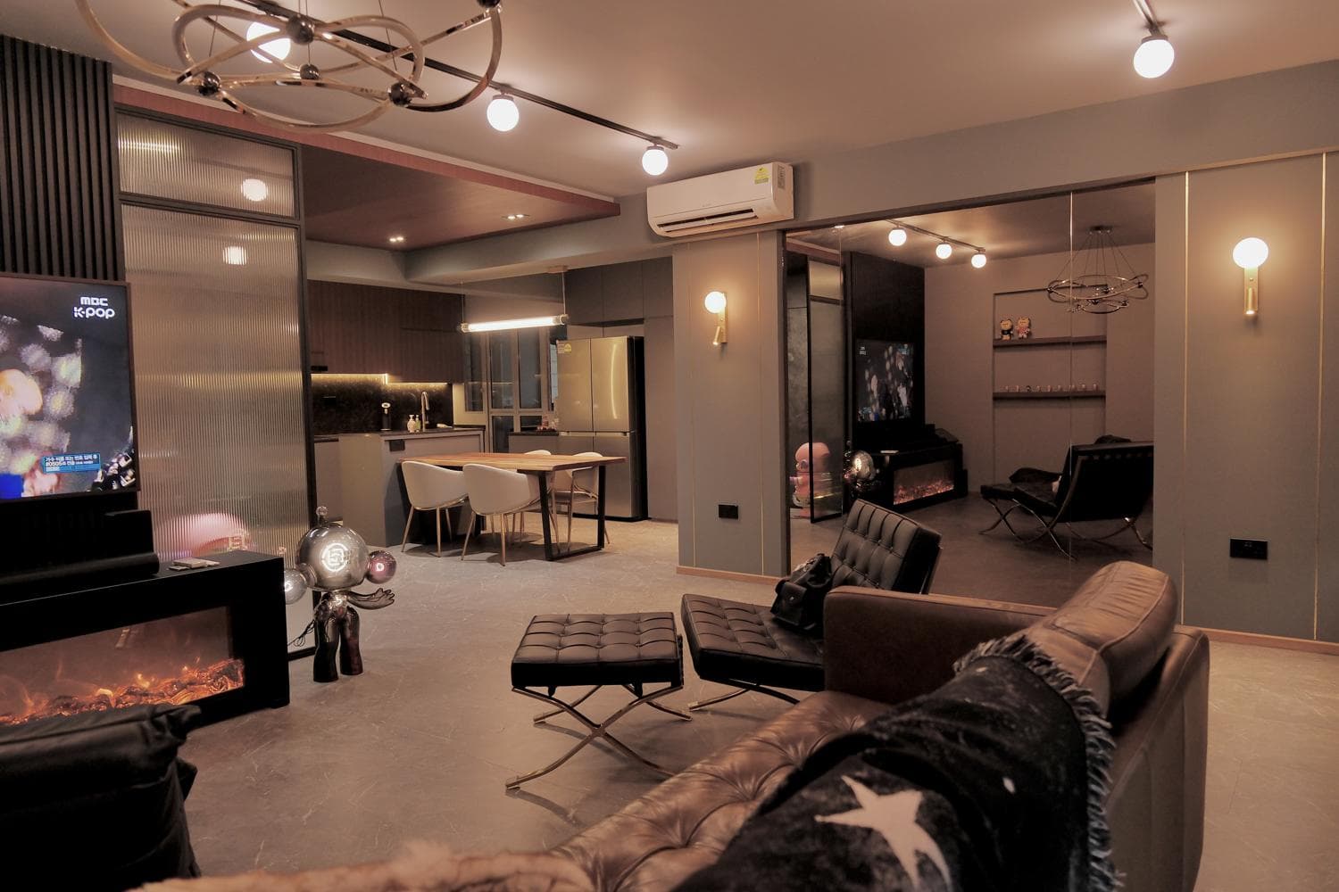 Modern Luxury (Grey/Black/Wood)