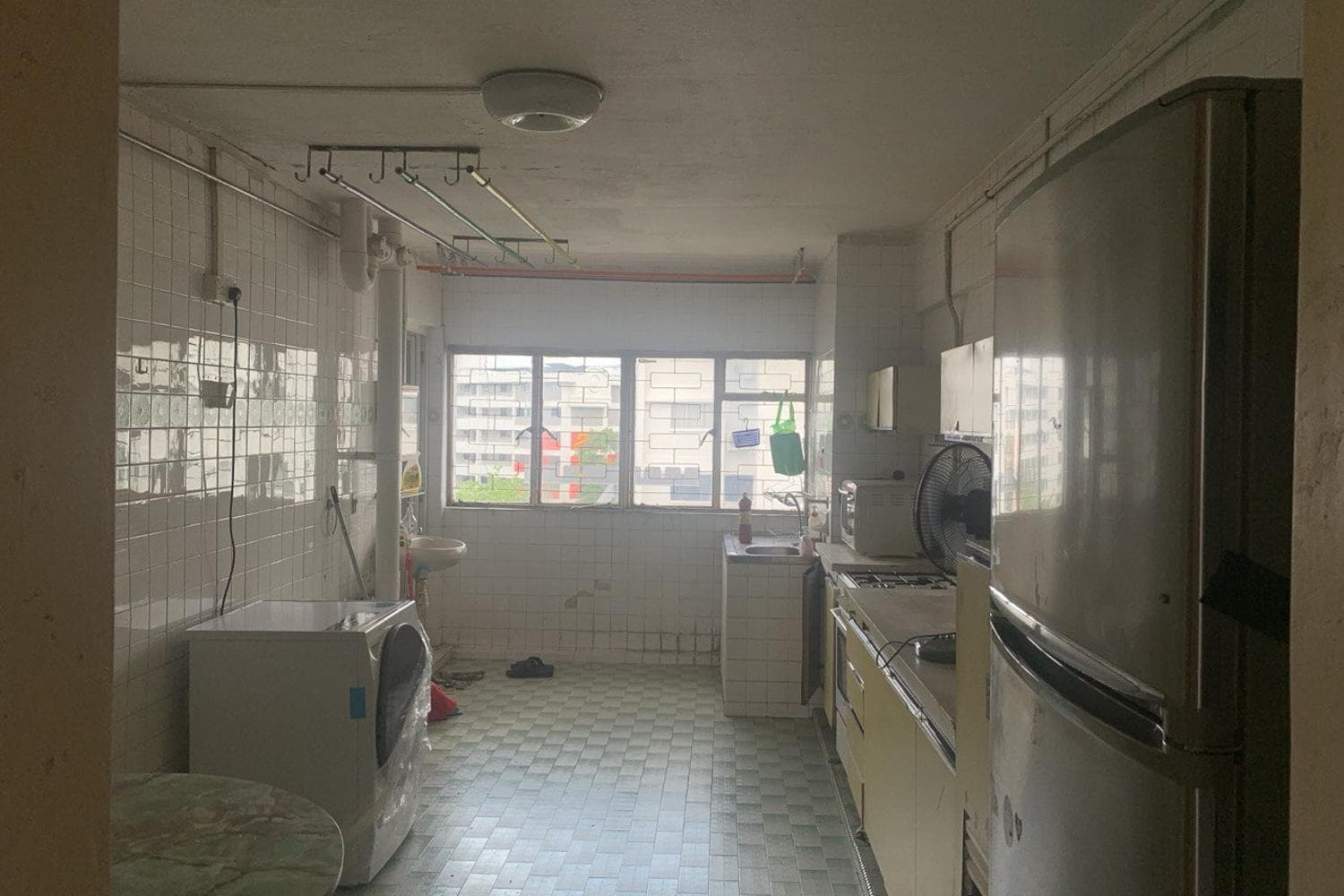 Full, vacant HDB unit with 2bedrooms & 2baths