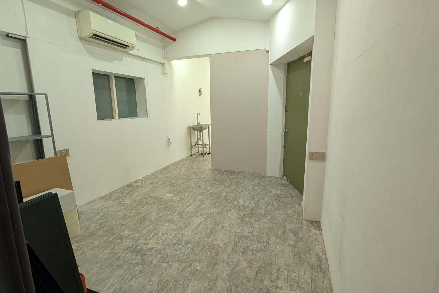 Private Studio Space for Rent / City Hall / Seah Street