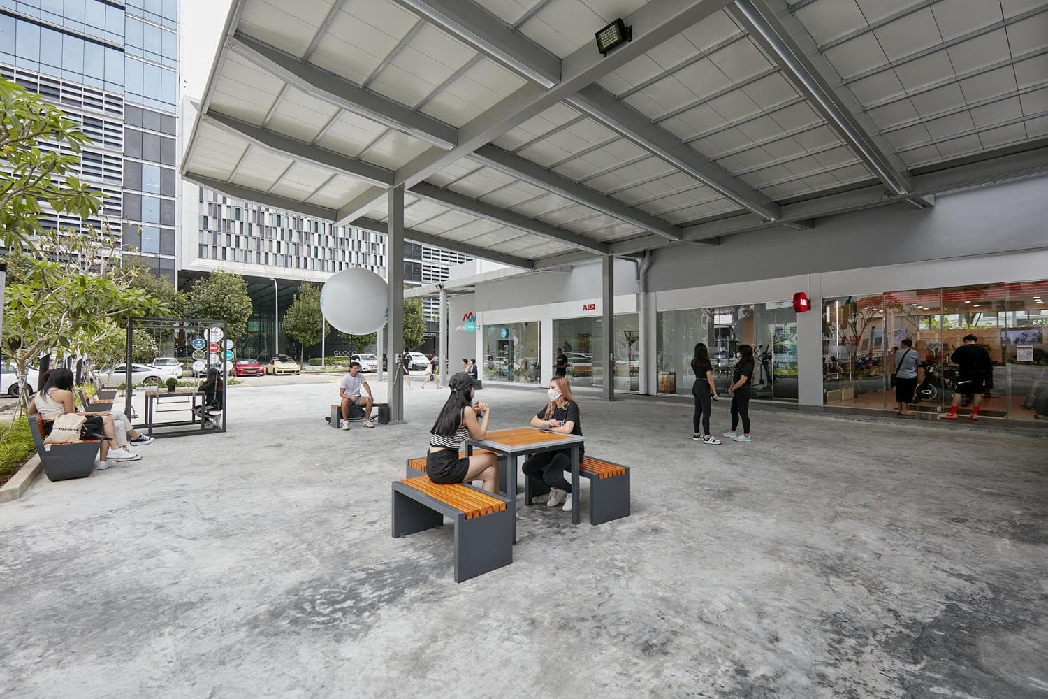 AIBI Maxwell Outdoor Plaza