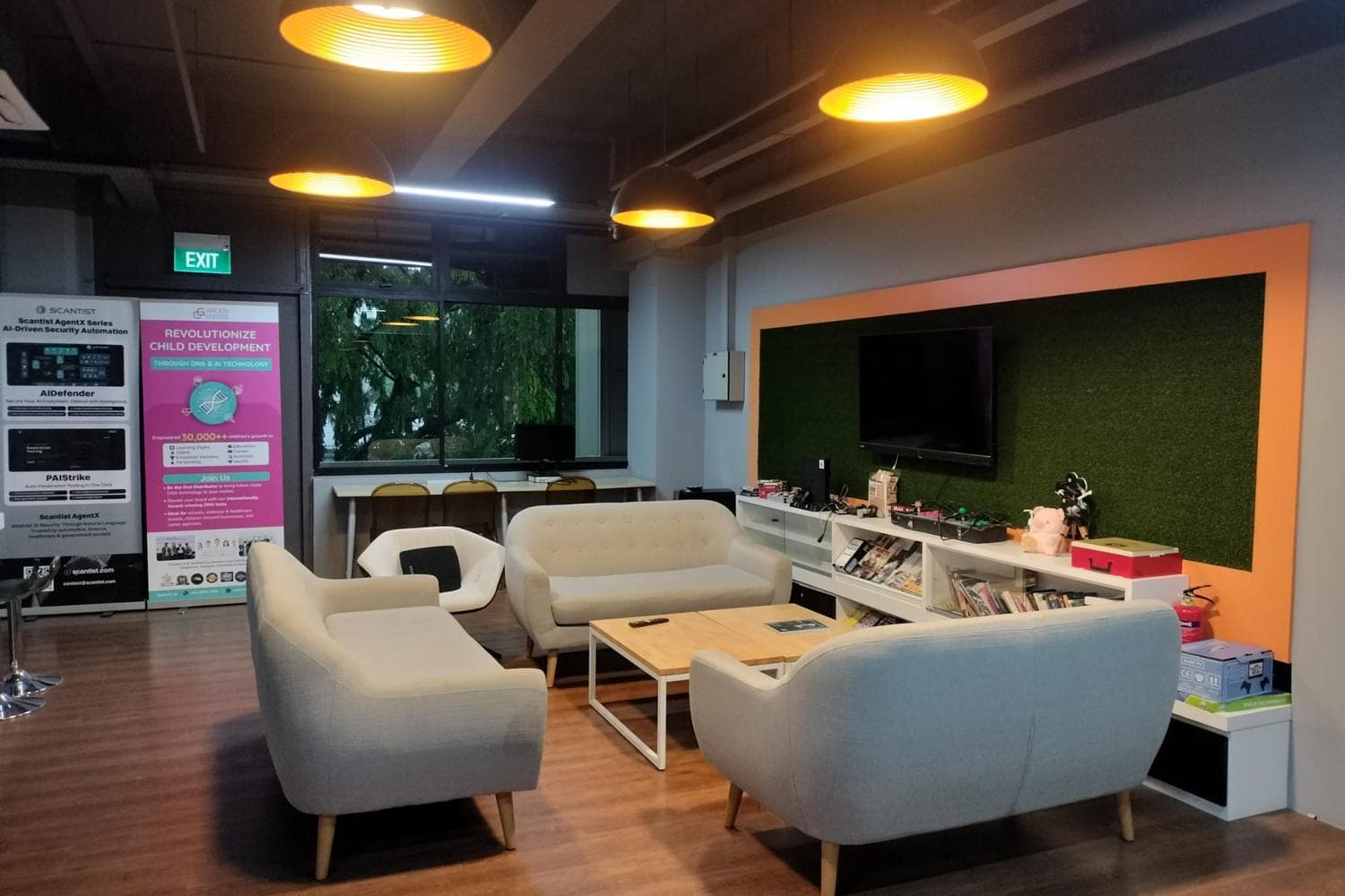 C13 Private Office Suite