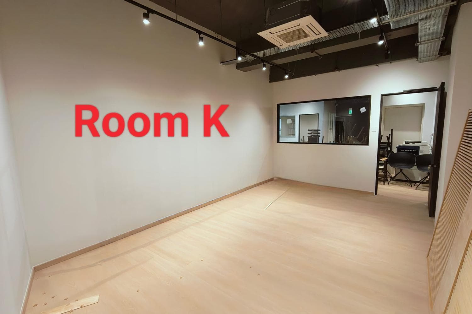 Room K : Private Office