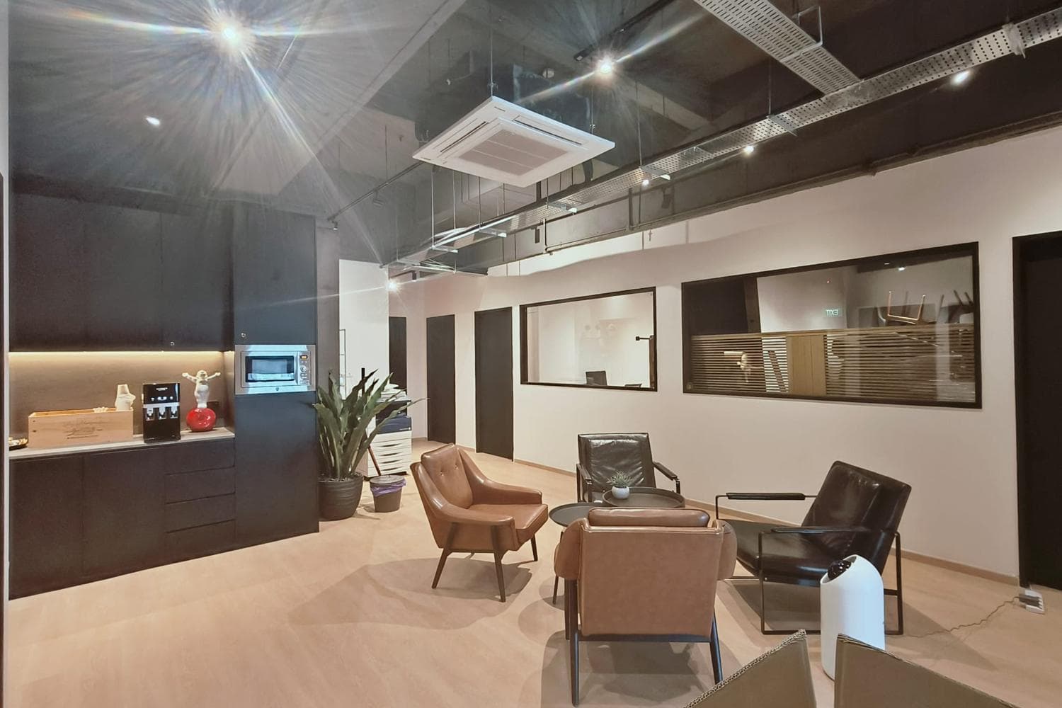 Room L : Private Office