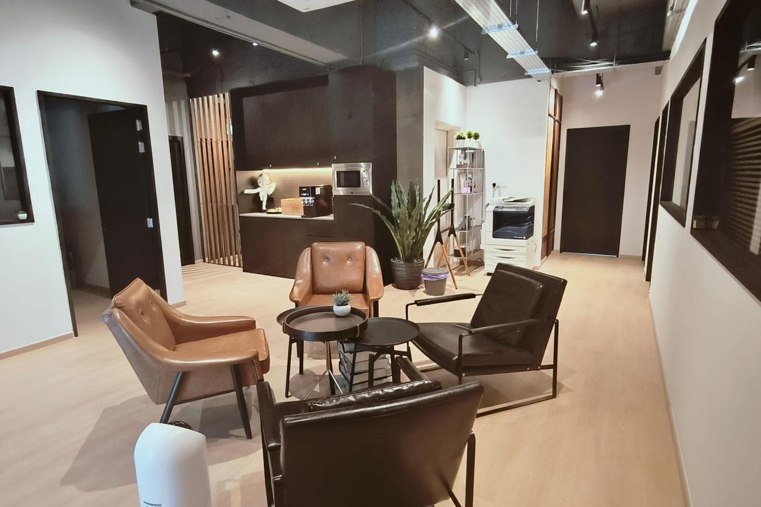 Room N : Private Office