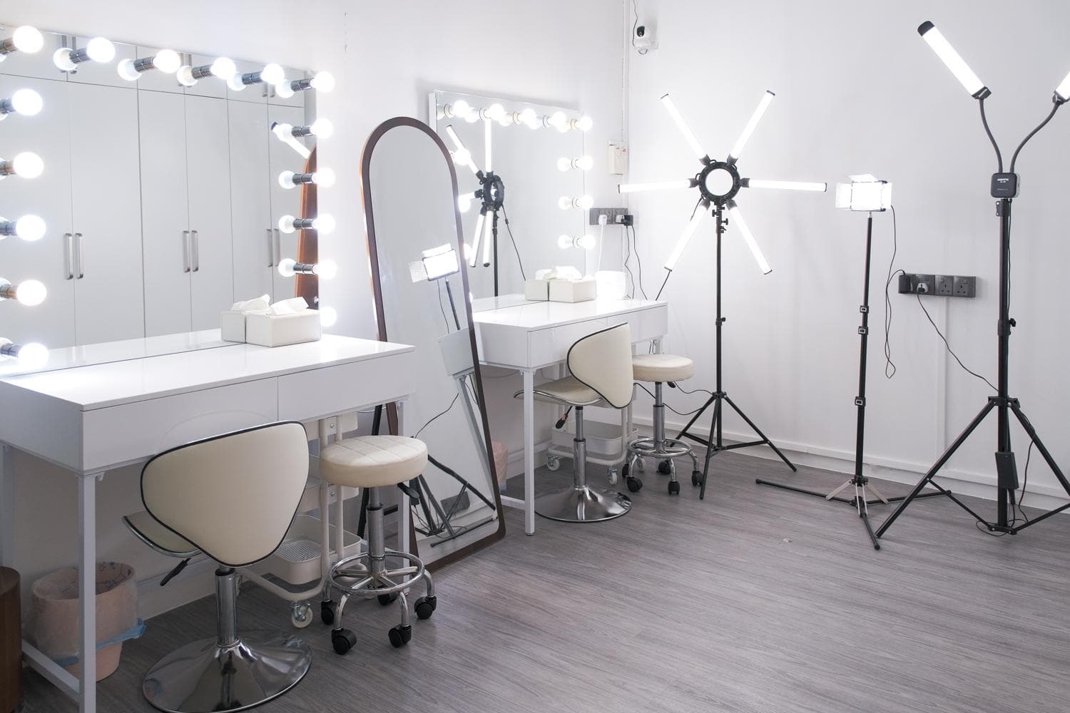 Regular Personal Makeup Artist Station (per table)